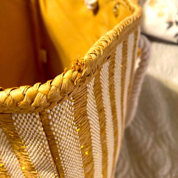 2 Chic Big gold and white tote bag - Picture 7 of 8